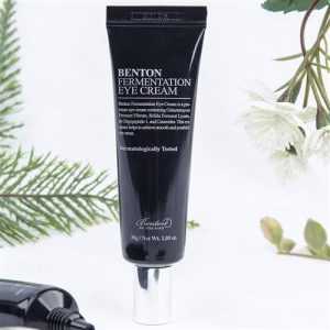 Home Benton fermentation eye cream display product voor Koreaanse skincare oogverzorging