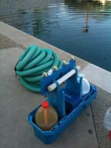 Home Stappen voor het opruimen van een zwembad met tuinslang en veilige waterafvoer